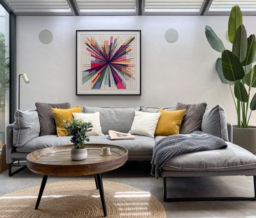 2 Bed Flat, Windmill Road, TW8 - Photo 3