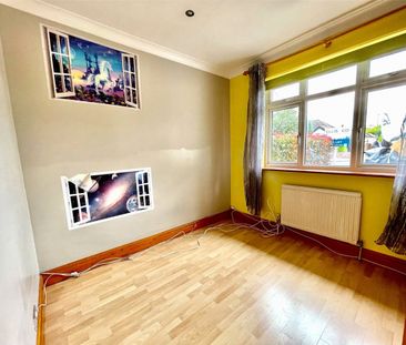Glebe Road, HA7, Middlesex - Photo 6