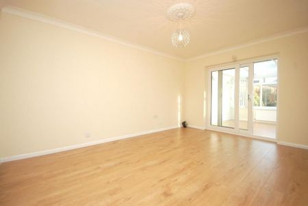 2 bedroom bungalow to rent - Photo 2