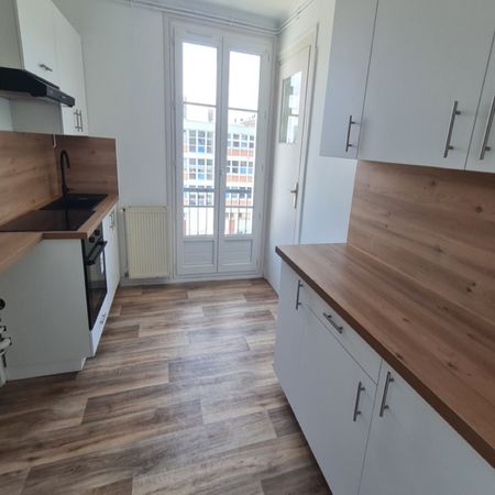 Location Appartement 2 pièces 47m² - Photo 3