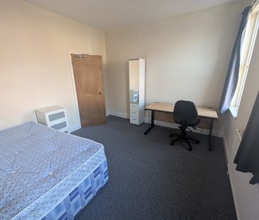 Room in a Shared House, Furness Road, M14 - Photo 2