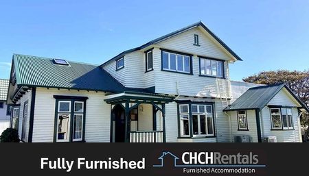 Beautifully renovated fully furnished spacious character home just minutes from the Beach! - Photo 5