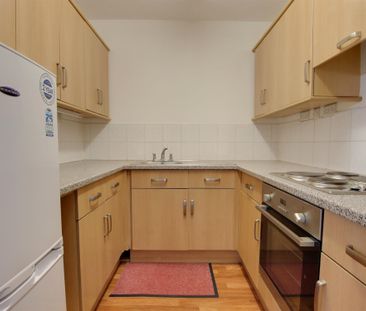 Over 55'S Only Fareham East Street Unfurnished - Photo 2