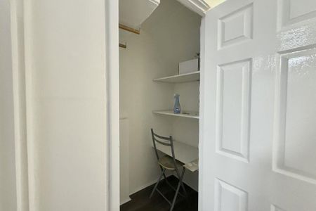 studio property to let - Photo 4