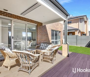 Stunning 3 Bedroom Home - Great Location! - Photo 4