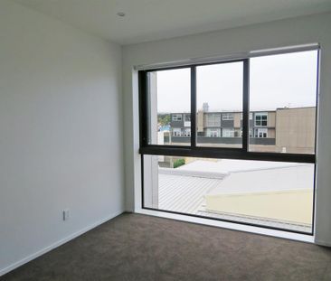 The Fireman's Apartments - Petone - Photo 1