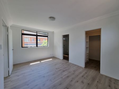 WELL PRESENTED 3-BEDROOM APARTMENT FOR RENT - Photo 3