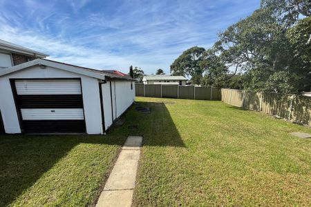 Modern Comfort and Convenience in this 3 Bedroom Gem - Photo 5