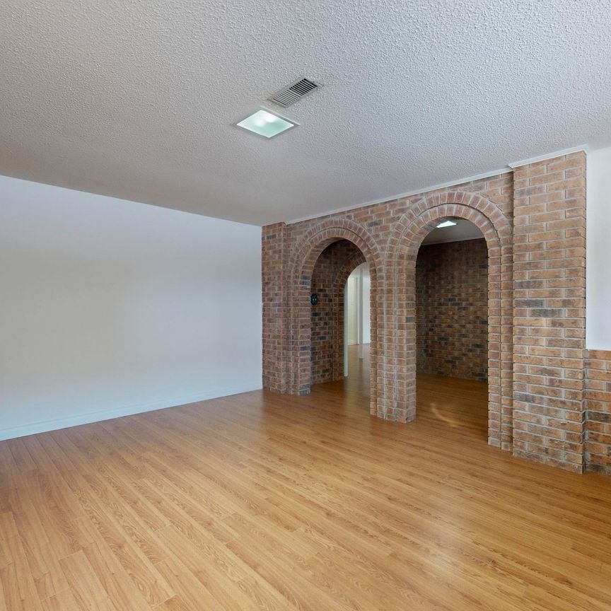 For Lease - 129 Crestwood Road Unit# Basement, Vaughan, Ontario - Photo 1