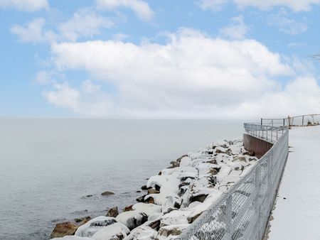 For Lease - 35 Southshore Crescent Unit# 217, Hamilton, Ontario - Photo 2