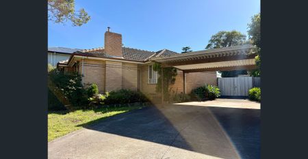 PRIME LOCATION AND IN THE ZONE!! - Photo 2