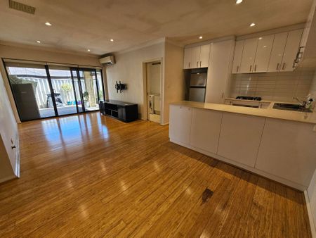 New 3x2x2 House - Photo 4