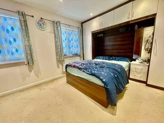 Stornaway Road, Slough, SL3 - Photo 1