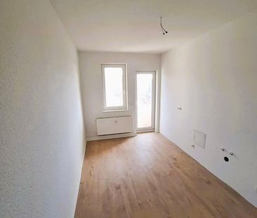 Schöne 2,5-Raum-DG-Wohnung mit Balkon - Foto 2