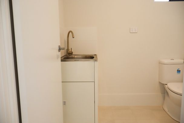 New Build Property Located Close to Everything! - Photo 1