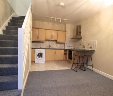 1 bedroom mews to rent - Photo 3