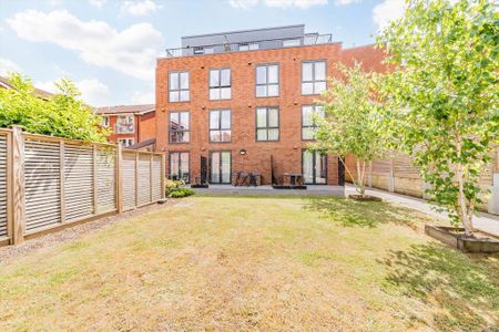 Studio to rent - Photo 2