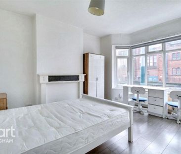 1 bedroom coach house to rent - Photo 2