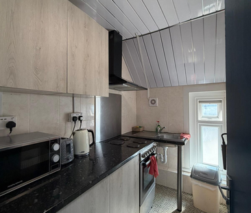 1 bedroom in a house share to rent - Photo 6