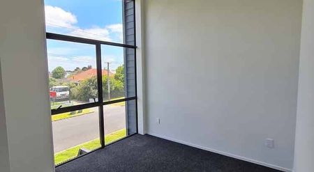 3 Bedroom 2 Bathroom Townhouse - Photo 3