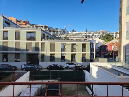 Apartamento T2 Mobilado – Zona Calma e Privilegiada, junto a praias e a 10 Minutos de Lisboa - Photo 4