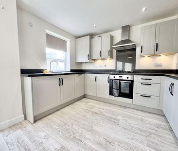 3 bedroom semi-detached house to rent - Photo 6