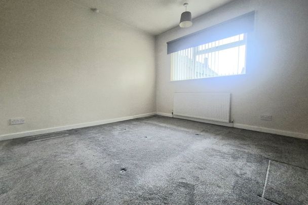 Cousin Lane - Photo 1