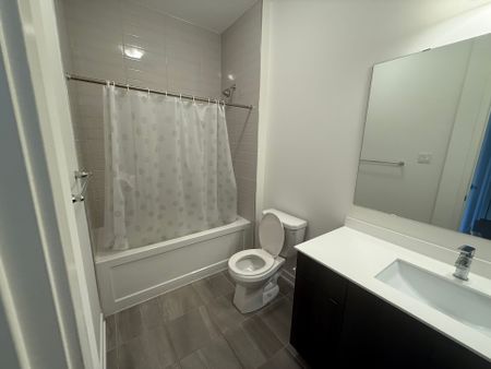 For Lease - 3094 Ernest Applebe Boulevard, Oakville, Ontario - Photo 2