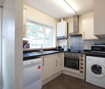 Magna Road, Englefield Green, Egham, Surrey, TW20 0PN - Photo 6