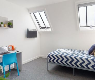 4 bedroom flat to rent - Photo 4