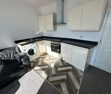 Queens Road, Aldershot, Hampshire, GU11 - Photo 3