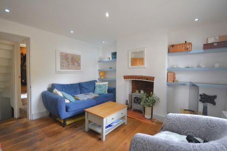 2 bedroom end of terrace house to rent - Photo 2