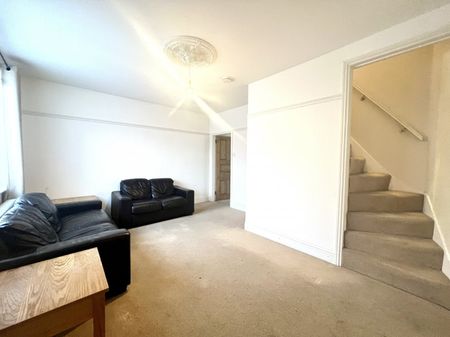 3 bedroom end of terrace house to rent - Photo 4