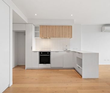 Sky-high style and serenity with resort-style on-site amenities - Photo 4