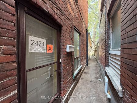 For Lease - 2471 Dundas Street Unit# UPPER, Toronto, Ontario - Photo 4