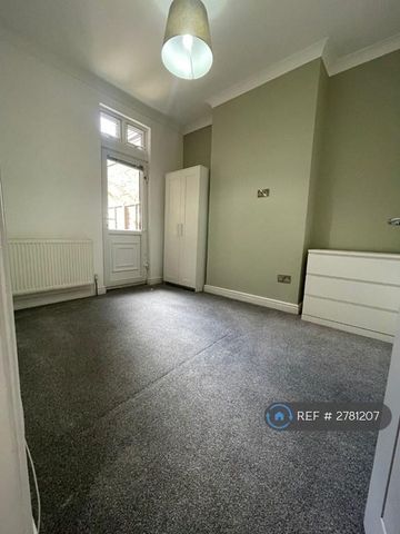 5 bedroom terraced house to rent - Photo 3