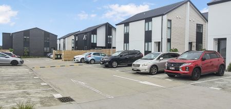 Otahuhu - Near New 3 Bedroom Townhouse - Photo 4