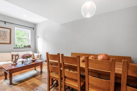 Clapham Park Road, Clapham, London, SW4 - Photo 2