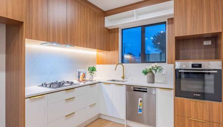 Modern living at its finest - 4 Bed 2 Bath - Photo 4