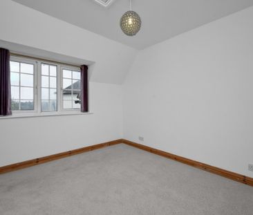 4 bedroom detached house to rent - Photo 3