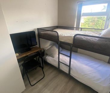 3 bedroom terraced house to rent - Photo 6