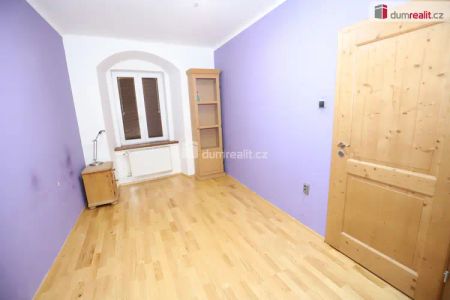Krásný byt 3+1 po kompletní rekonstrukci v historickém centru Chebu - Photo 3