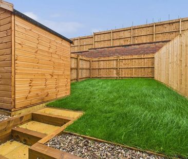2 bedroom end of terrace house to rent - Photo 5
