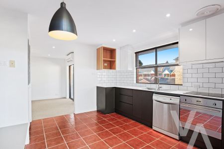 2/40 Bruce Street, Cooks Hill - Photo 4