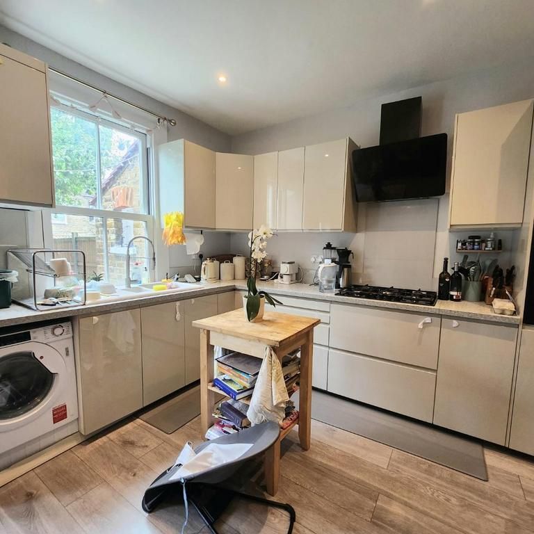 3 bedroom terraced house to rent - Photo 1