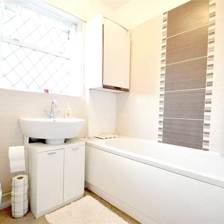 Alderton Road, Croydon, Surrey, CR0 - Photo 1