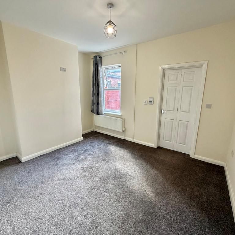 2 bedroom house to rent - Photo 1