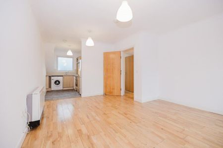 2 bedroom property to rent - Photo 3