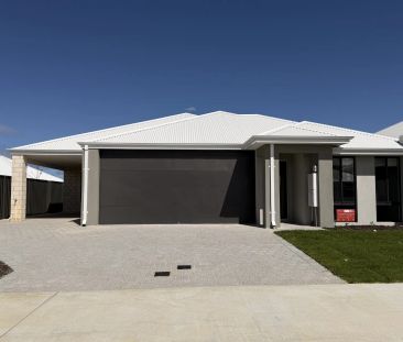 Stylish, Easy-Care Unit Close to the Beach - 2 Bedrooms, 1 Bathroom - Photo 1