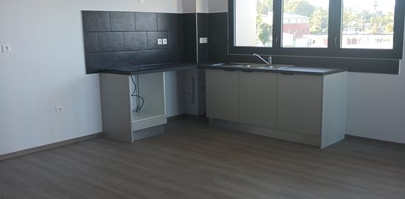 A louer Appartement T3 quartier Trois Mares au TAMPON à partir de 688 € hors charges - Photo 2